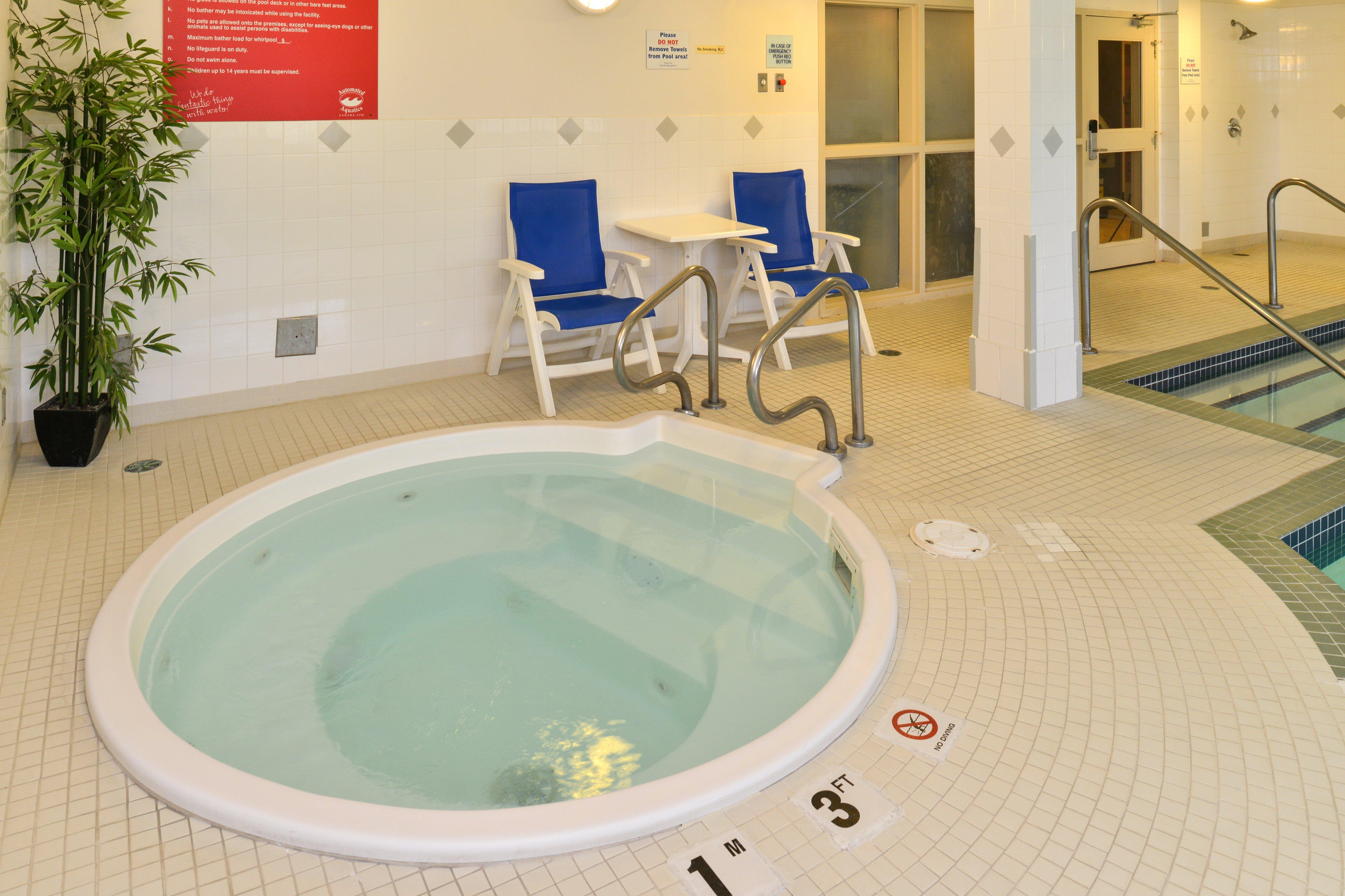 Holiday Inn Express Edmonton North By Ihg Exteriör bild