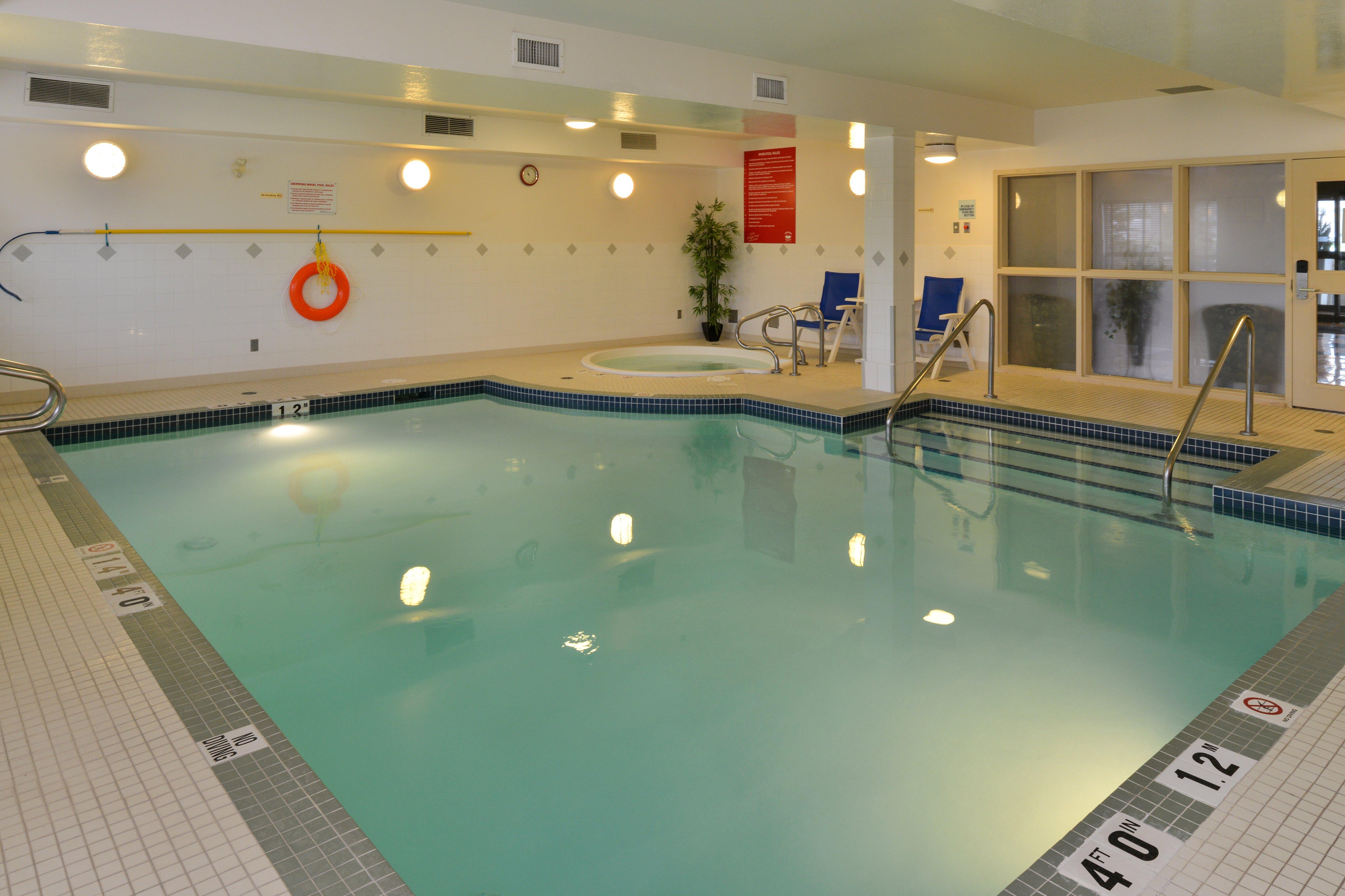 Holiday Inn Express Edmonton North By Ihg Exteriör bild
