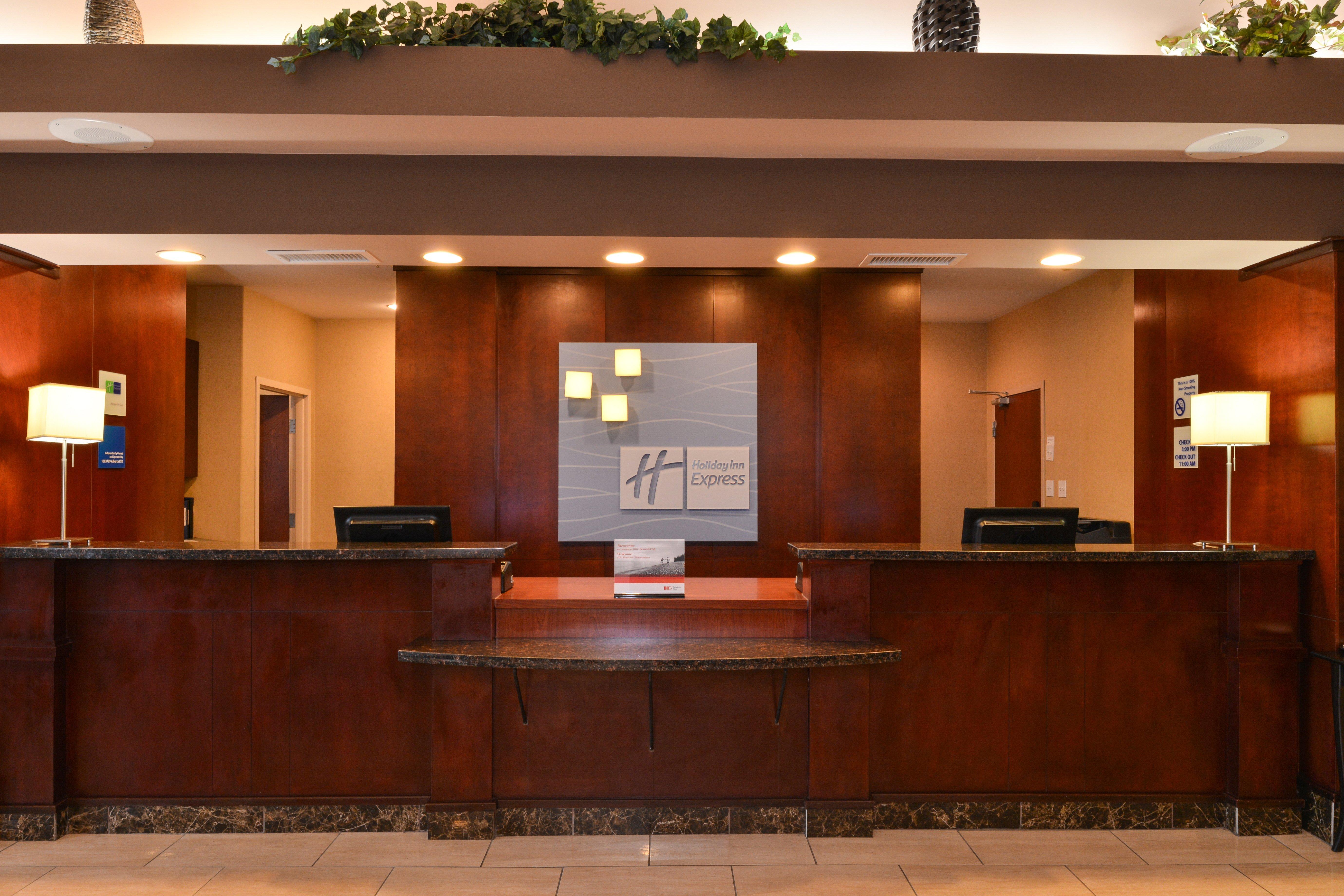 Holiday Inn Express Edmonton North By Ihg Exteriör bild