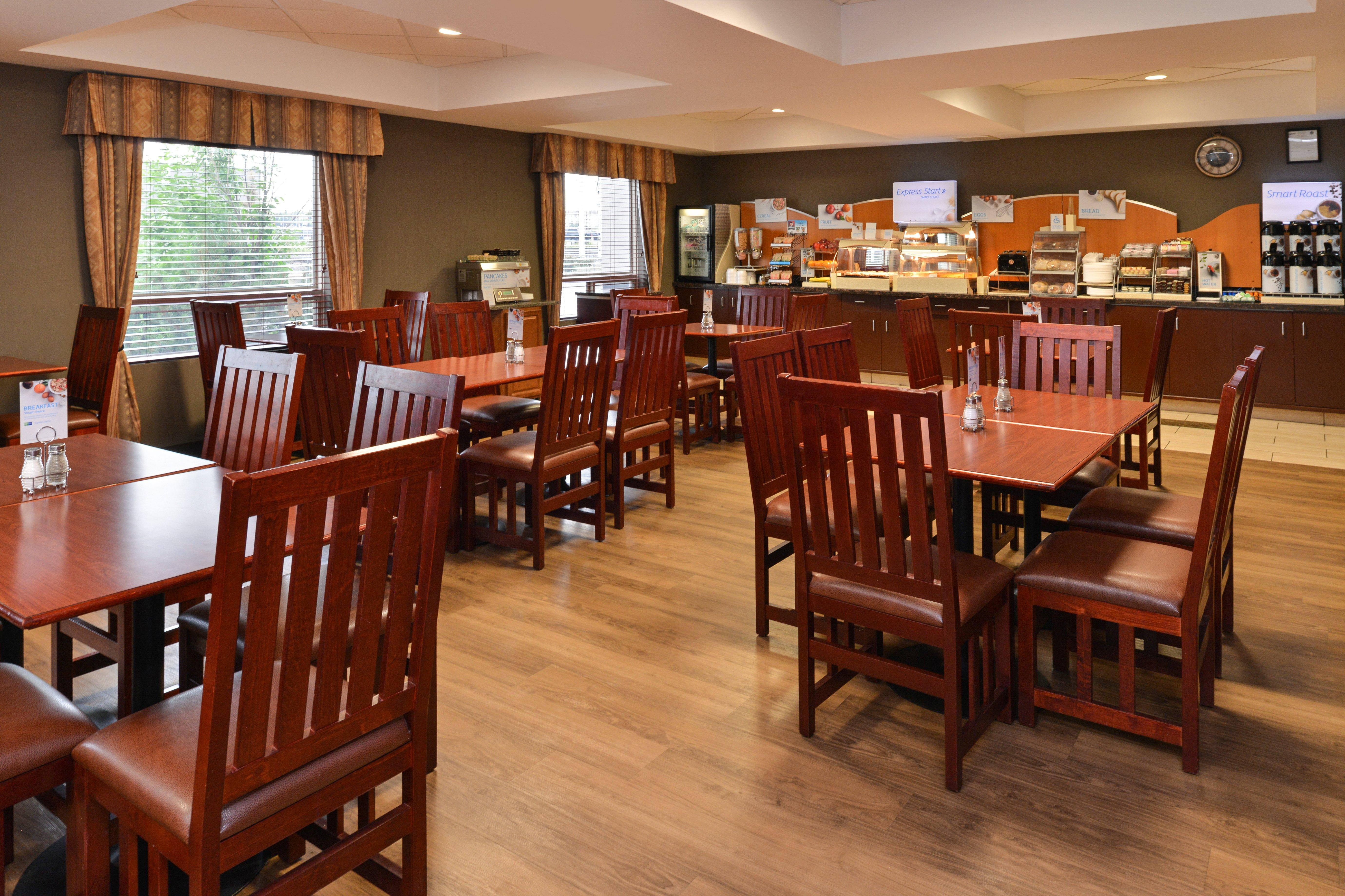 Holiday Inn Express Edmonton North By Ihg Exteriör bild