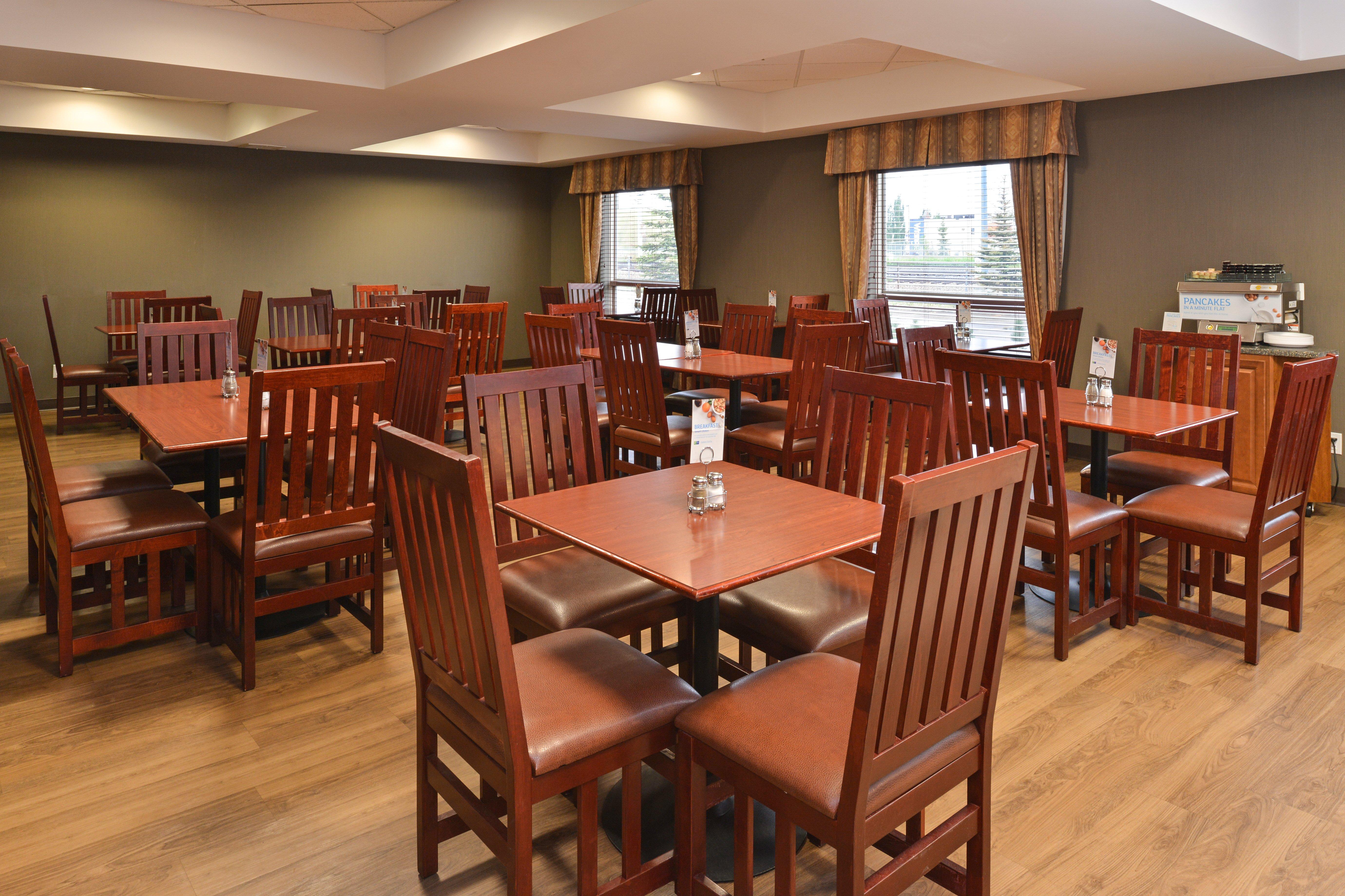 Holiday Inn Express Edmonton North By Ihg Exteriör bild