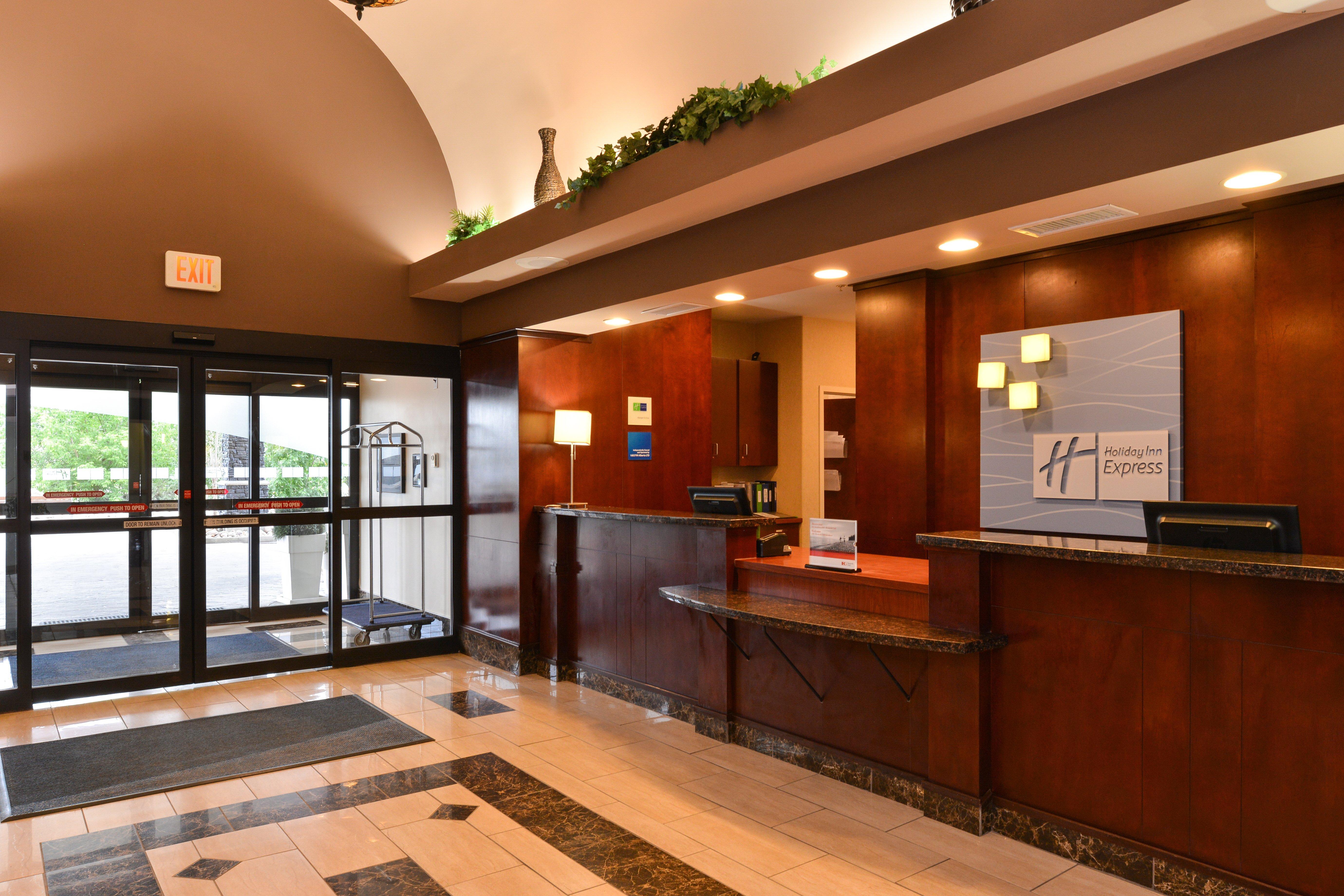 Holiday Inn Express Edmonton North By Ihg Exteriör bild