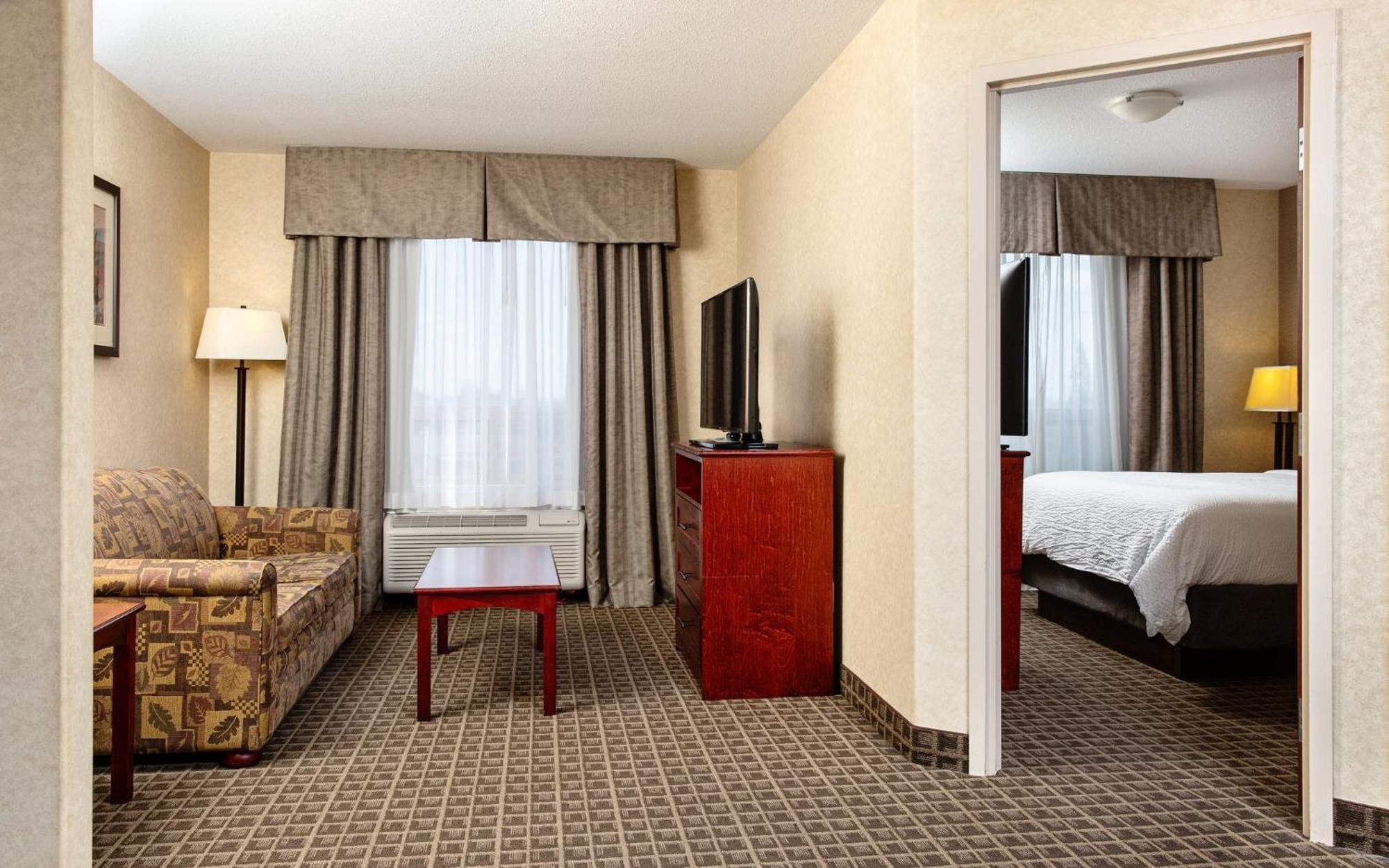 Holiday Inn Express Edmonton North By Ihg Exteriör bild