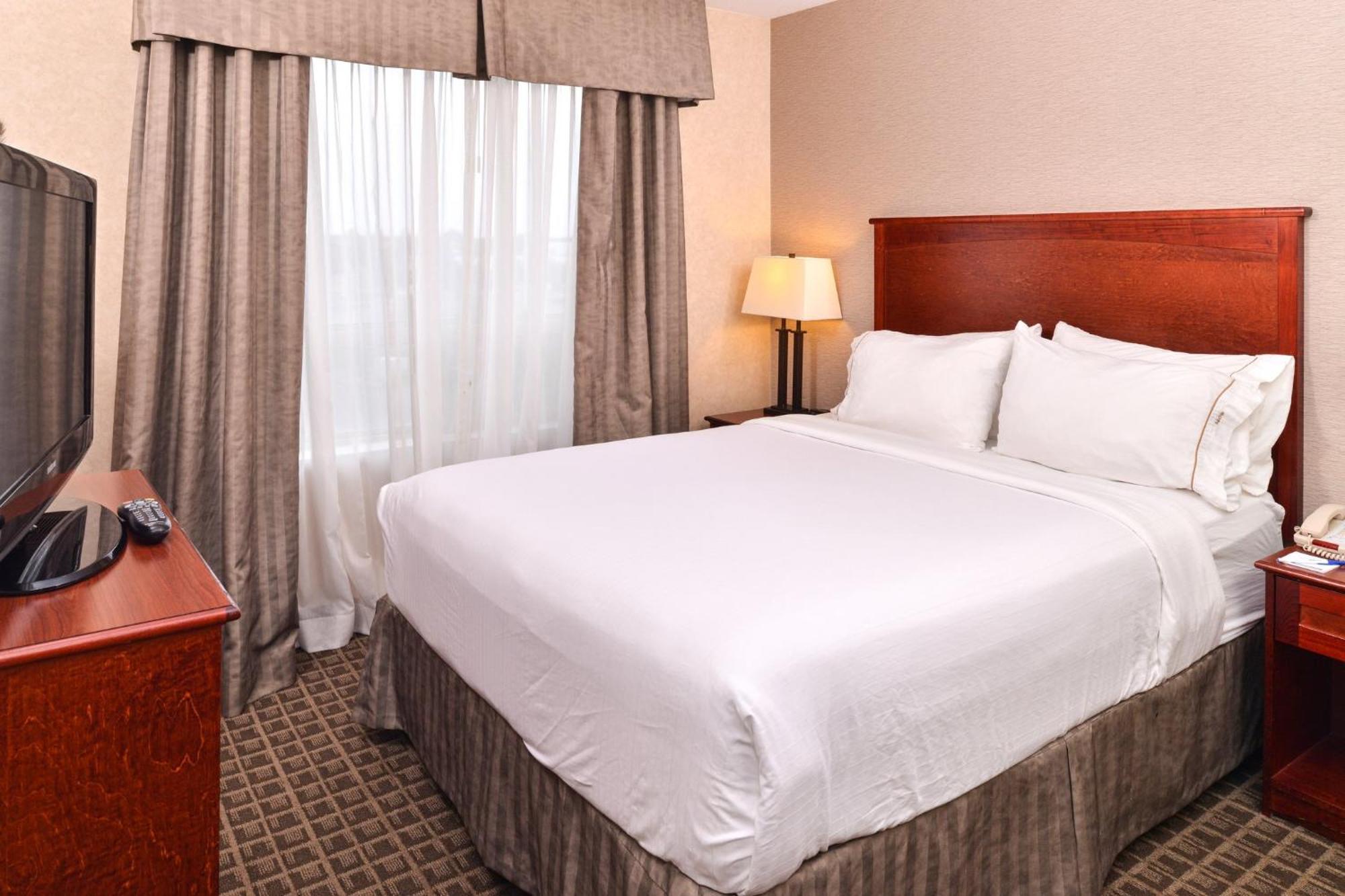 Holiday Inn Express Edmonton North By Ihg Exteriör bild